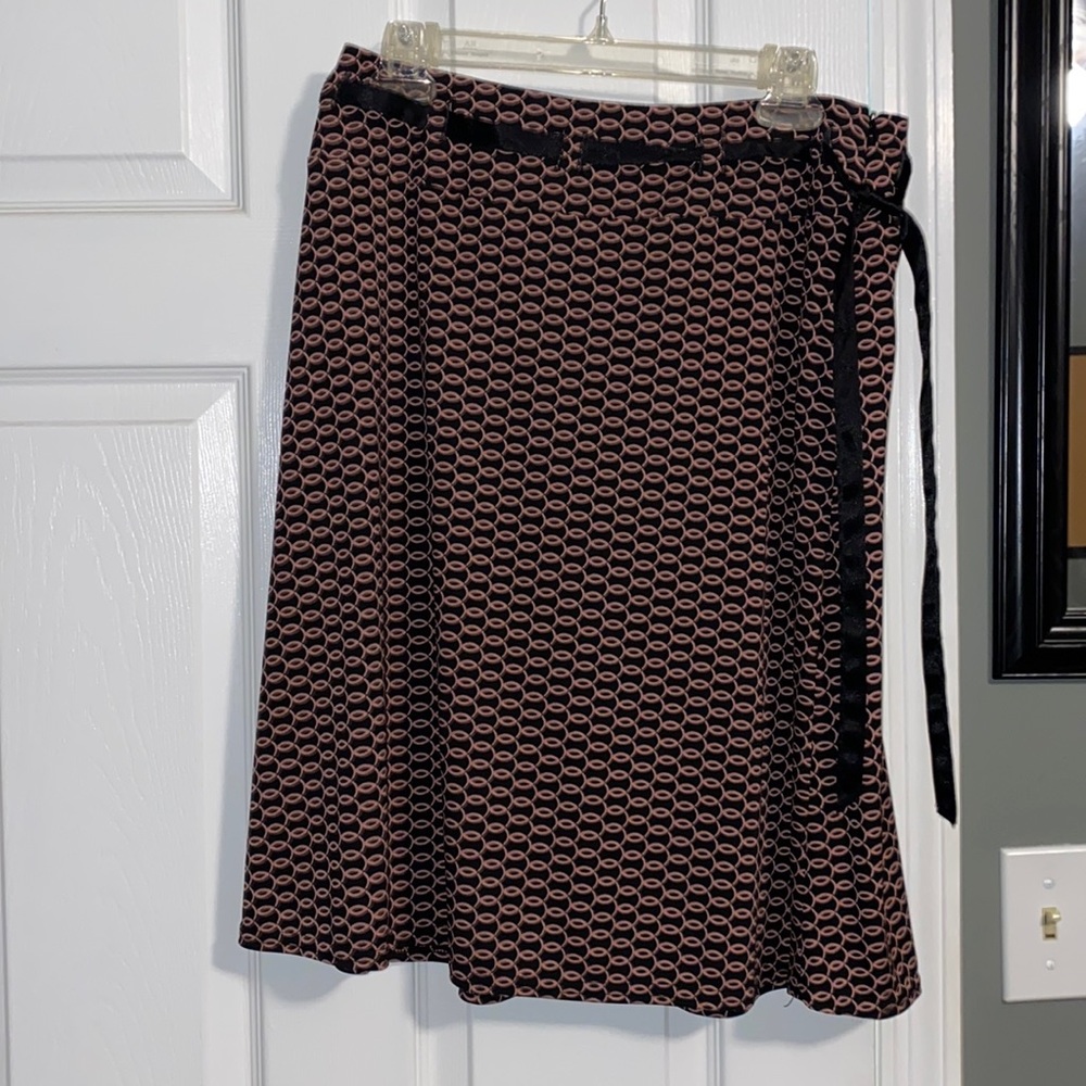 Pink and black skirt with side zip and tie size 12